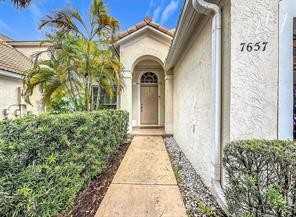 7657 Sanctuary Dr - Photo 2 of 8