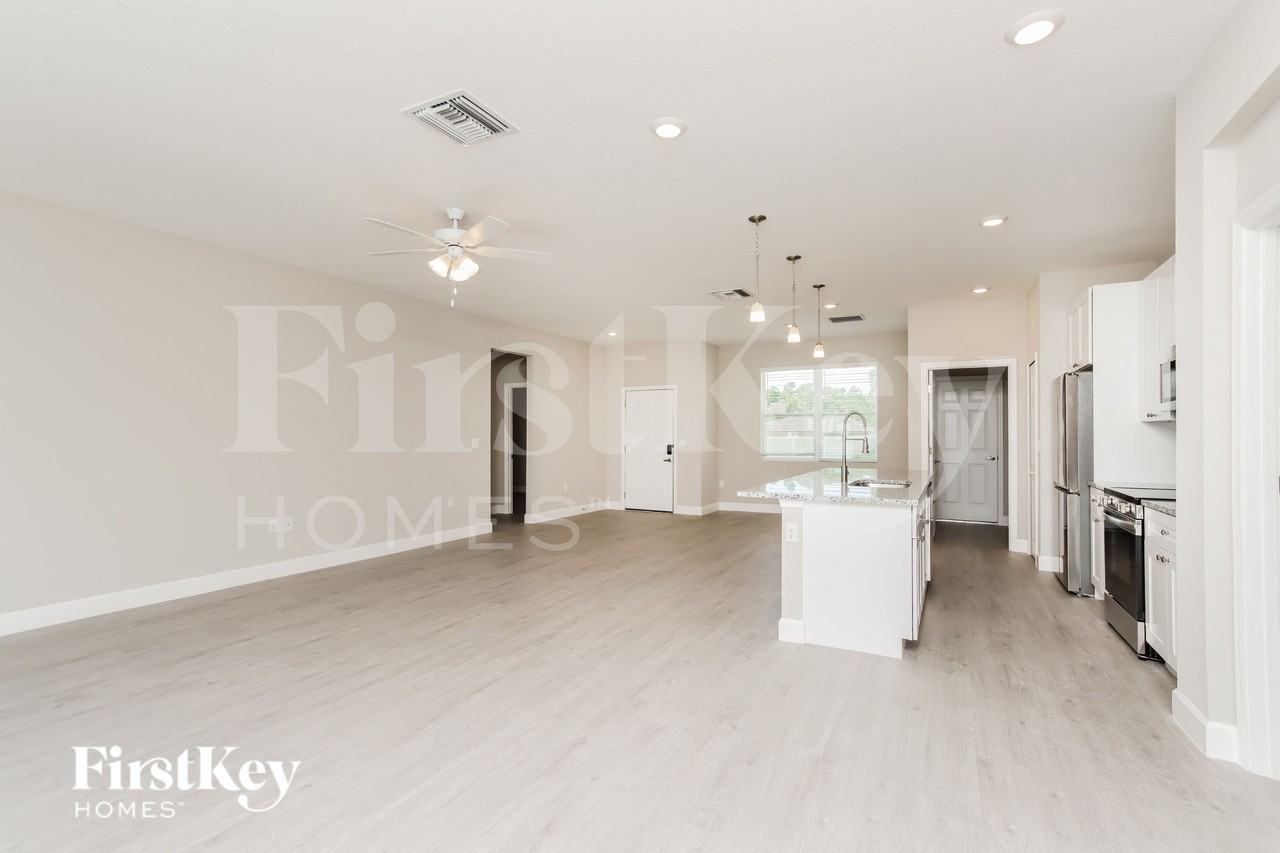 755 Darby Ave Sw - Photo 4 of 16