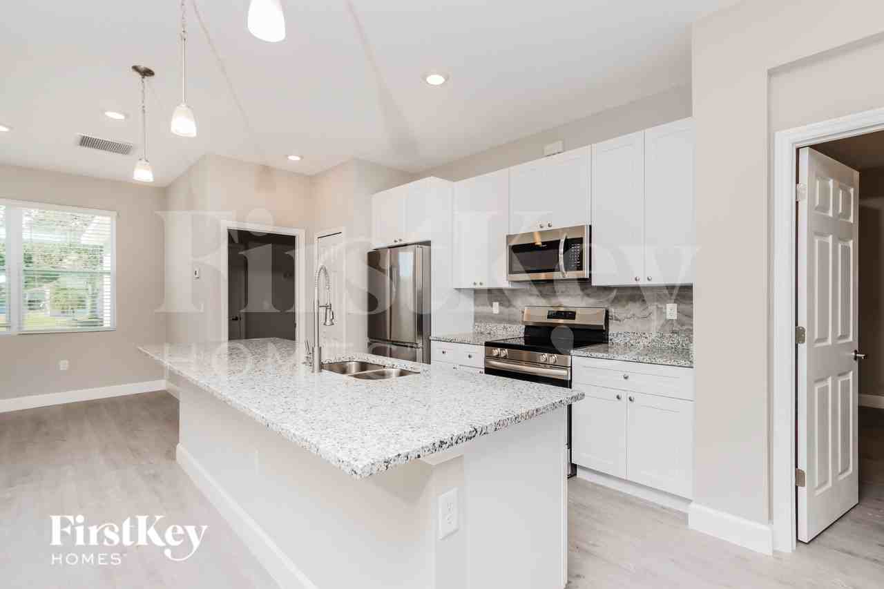 755 Darby Ave Sw - Photo 5 of 16