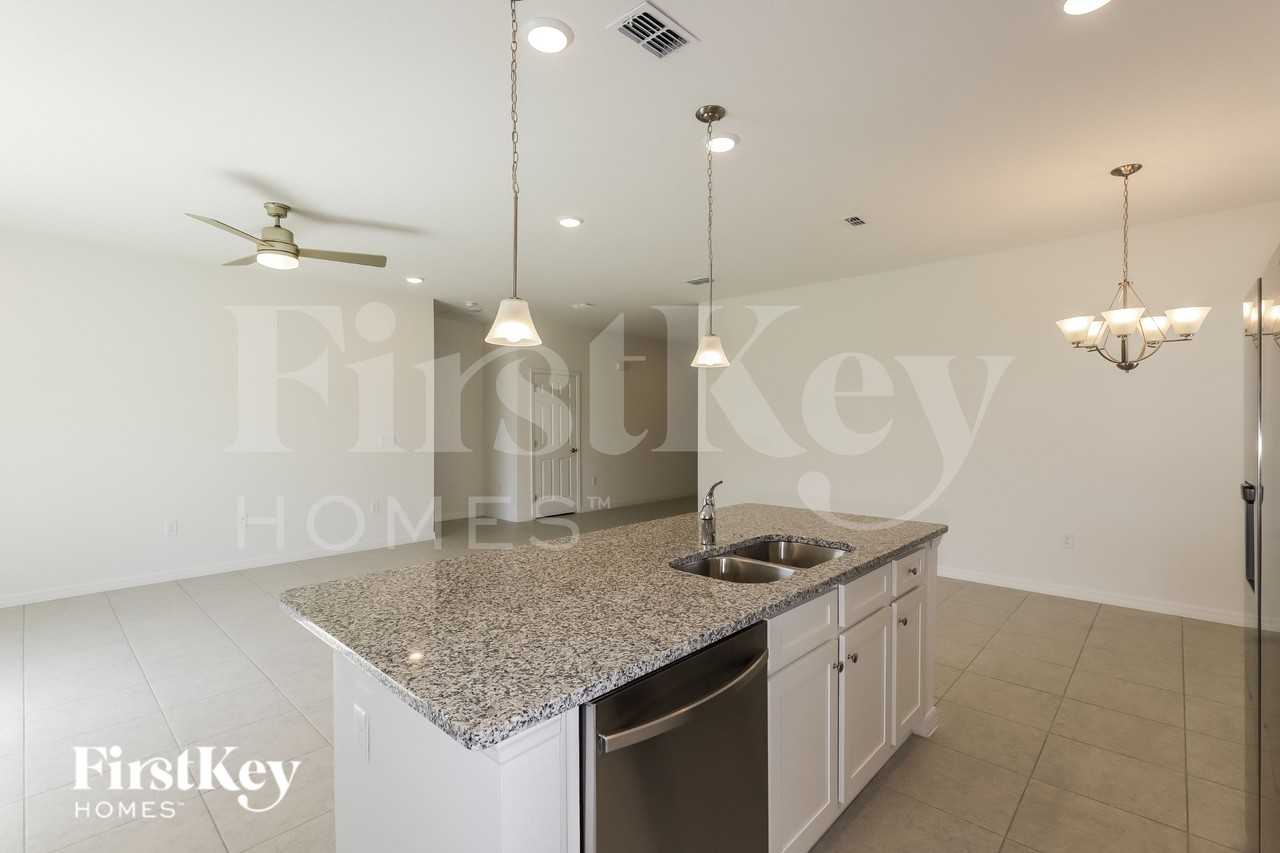 543 Crown Rose Dr - Photo 6 of 16