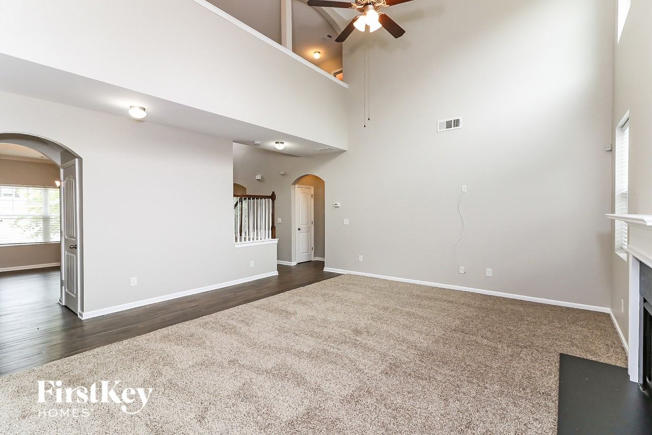 195 Parkcrest Xing - Photo 4 of 15