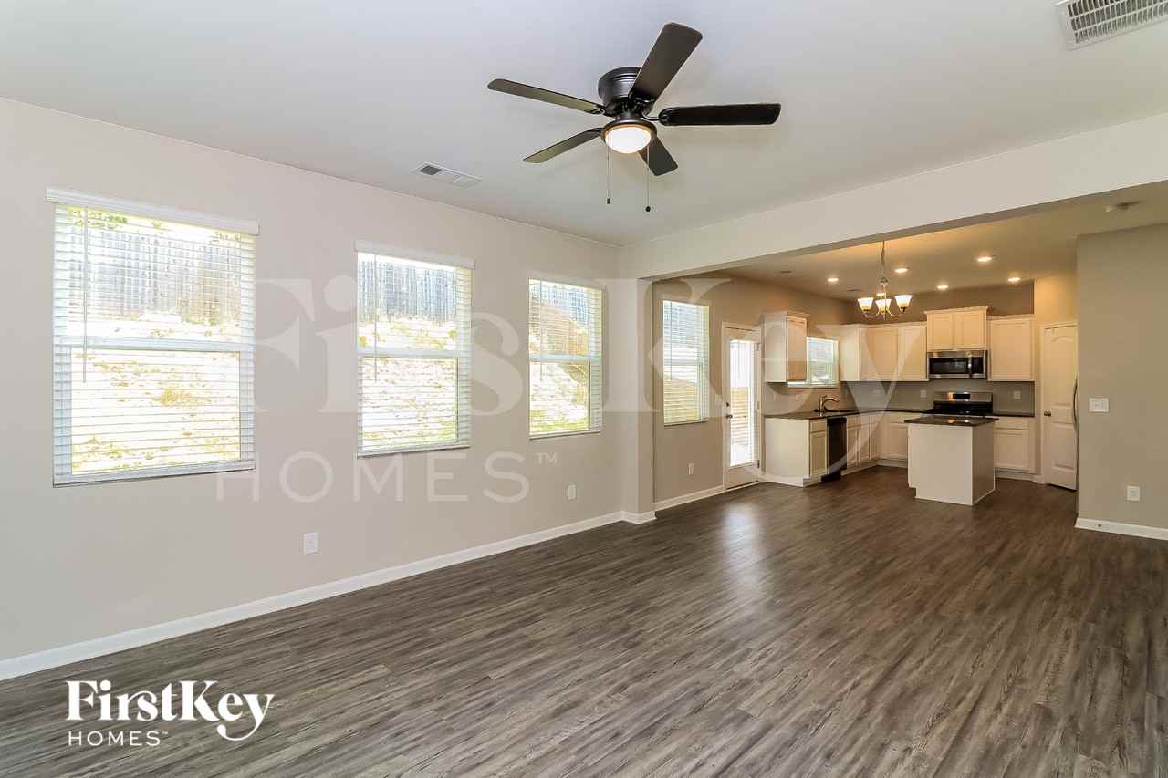 68 Valley Brook Way - Photo 3 of 15
