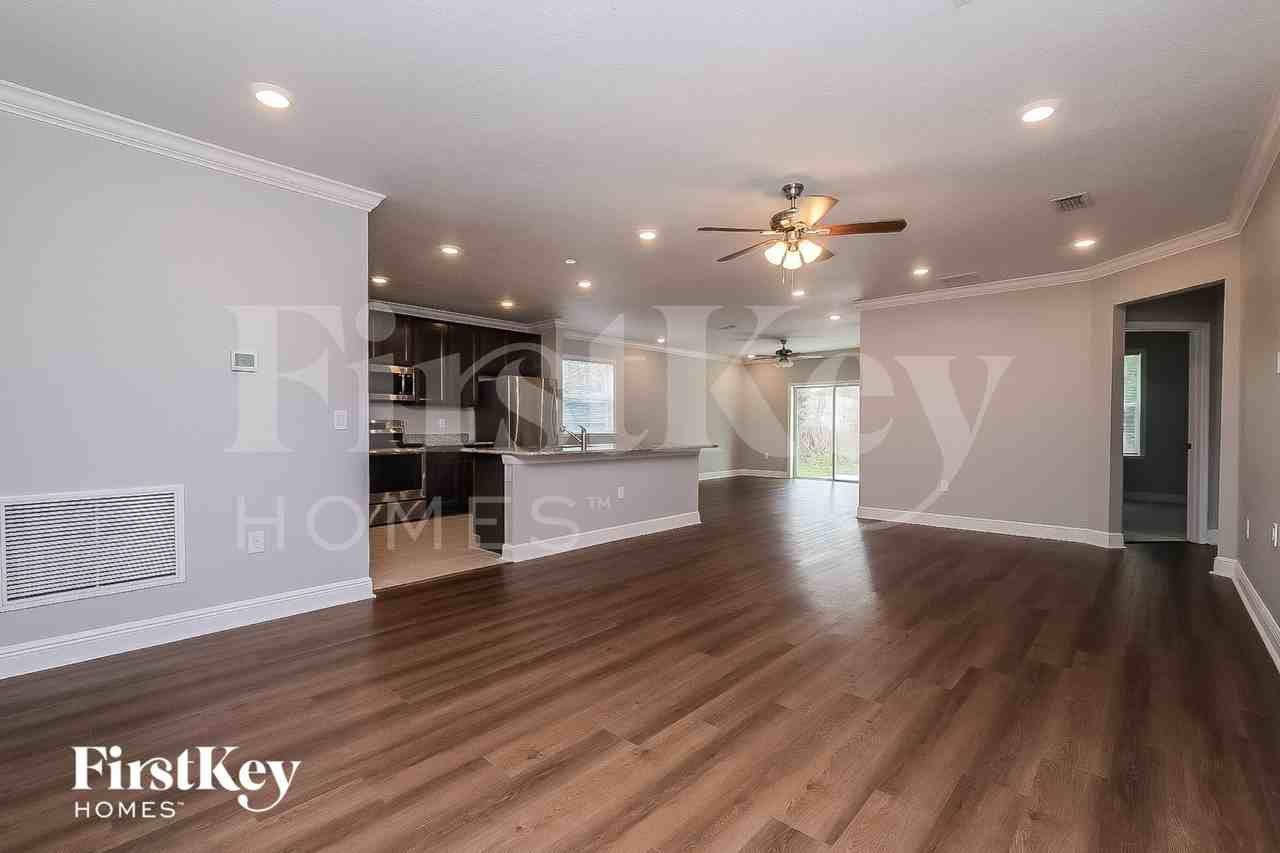 6177 Kinlock Ave - Photo 2 of 18