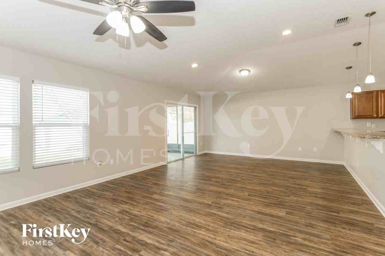 1031 Lemon Drop Ln - Photo 2 of 15