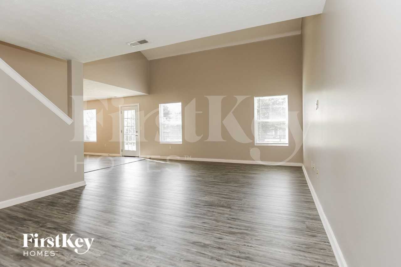 5712 Clemens Dr - Photo 3 of 19