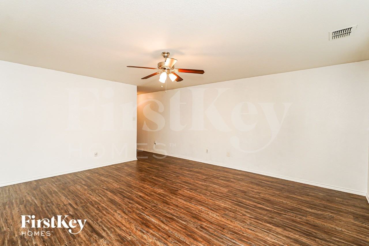 4545 Waterford Dr - Photo 2 of 19