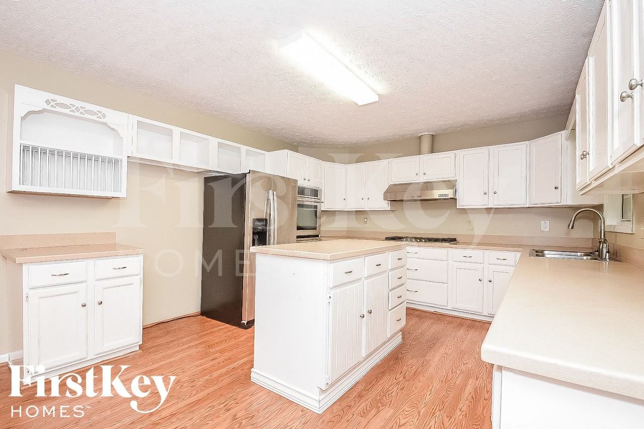 3954 Rock Mill Pkwy - Photo 6 of 15