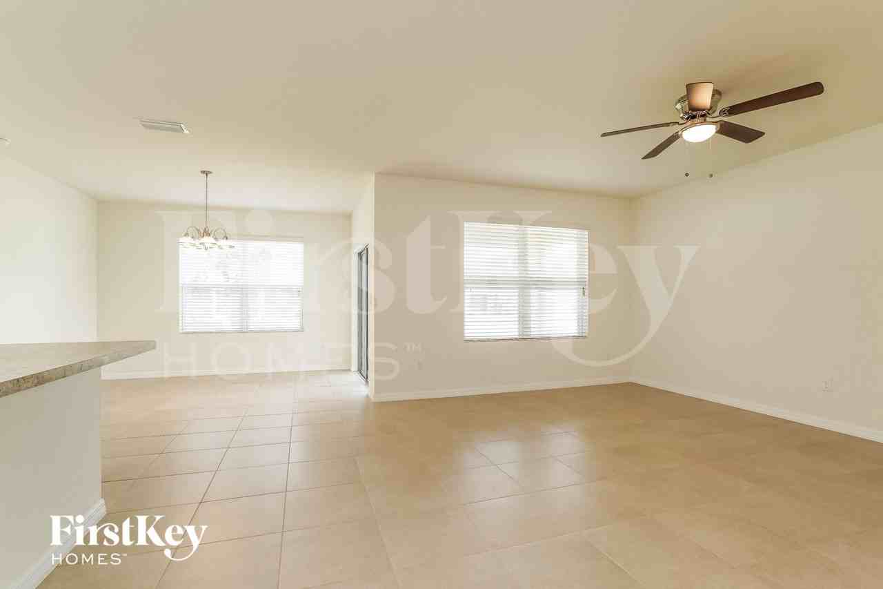 1723 Nw 2nd Ter - Photo 2 of 15