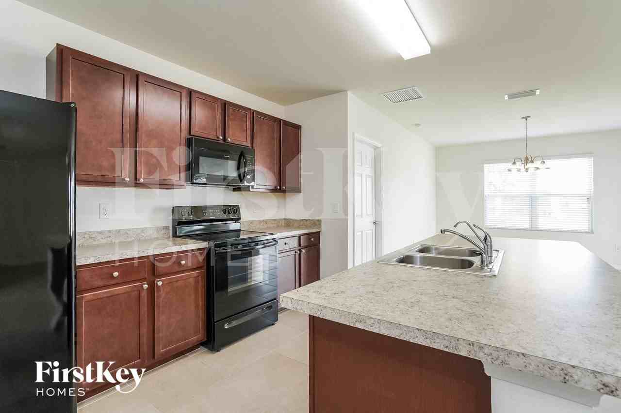 1723 Nw 2nd Ter - Photo 6 of 15