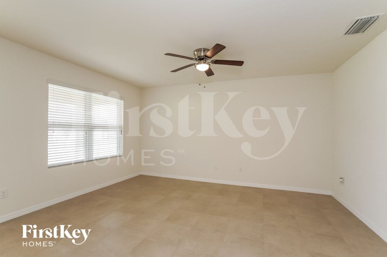 1723 Nw 2nd Ter - Photo 7 of 15