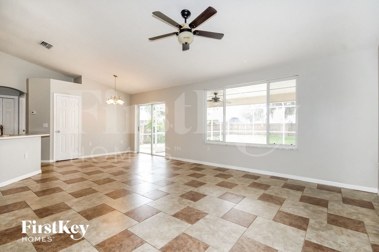 10709 Deepbrook Dr - Photo 4 of 21