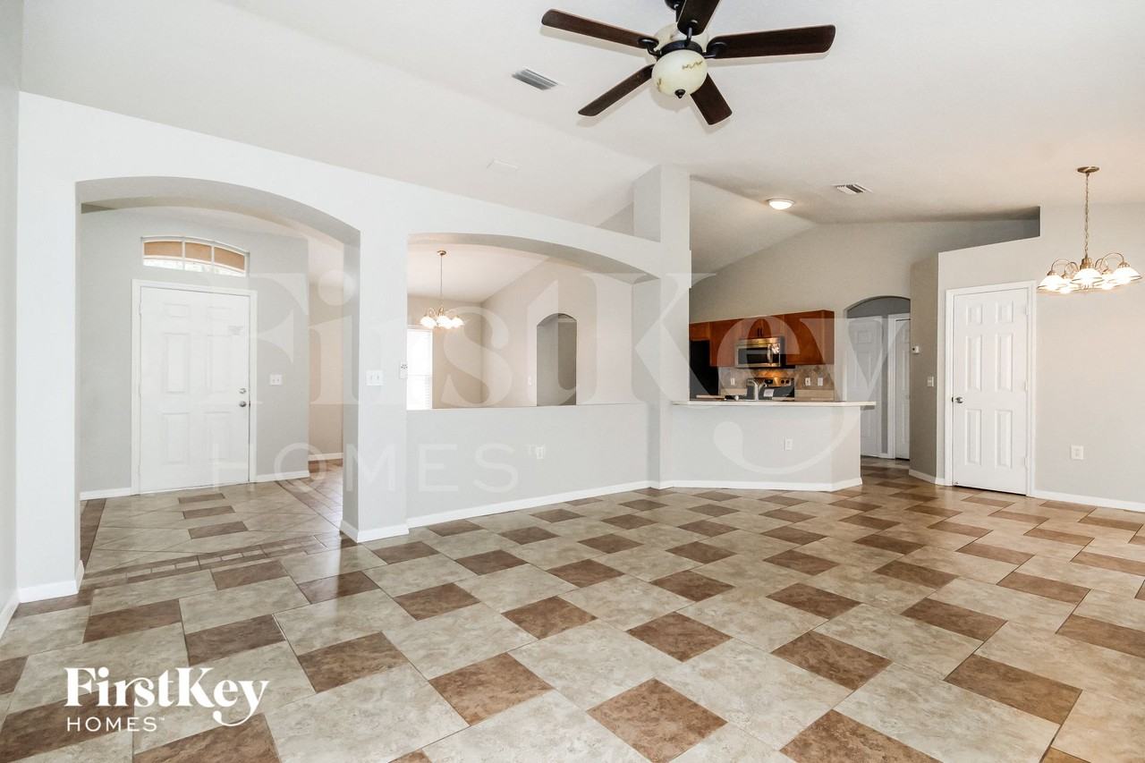10709 Deepbrook Dr - Photo 5 of 21