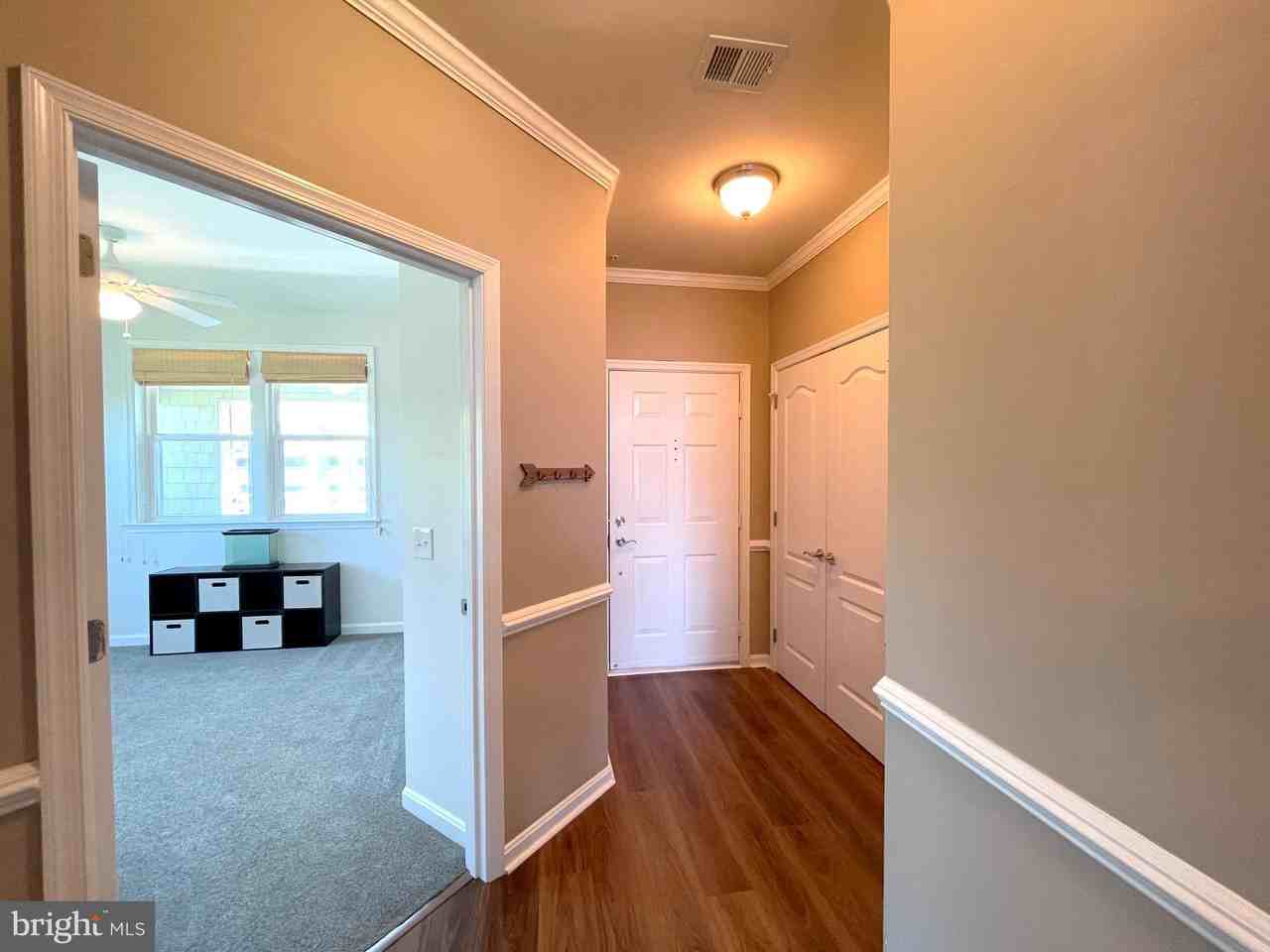 634 Oyster Bay Pl - Photo 4 of 40