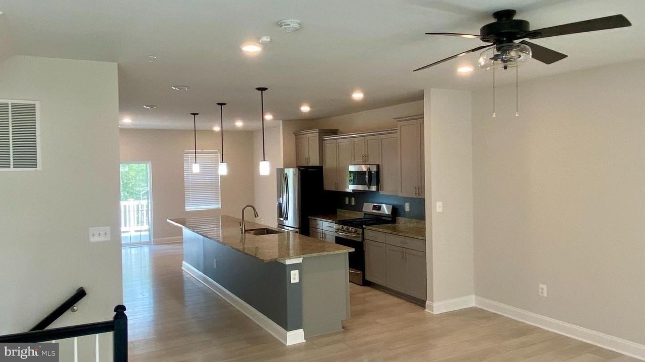 23861 Myrtle Glen Way - Photo 2 of 46