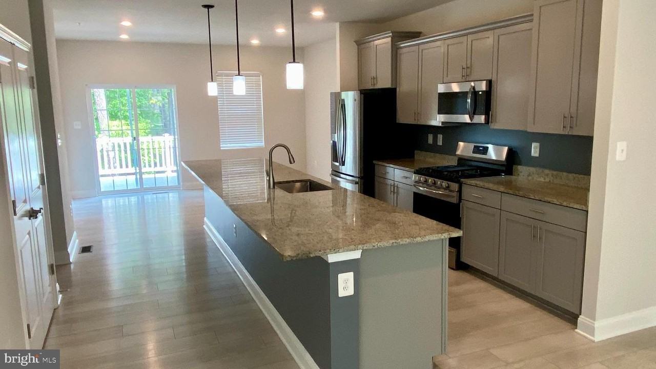 23861 Myrtle Glen Way - Photo 3 of 46