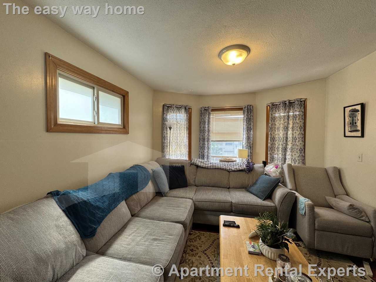 153 North St #1 - Photo 2 of 12