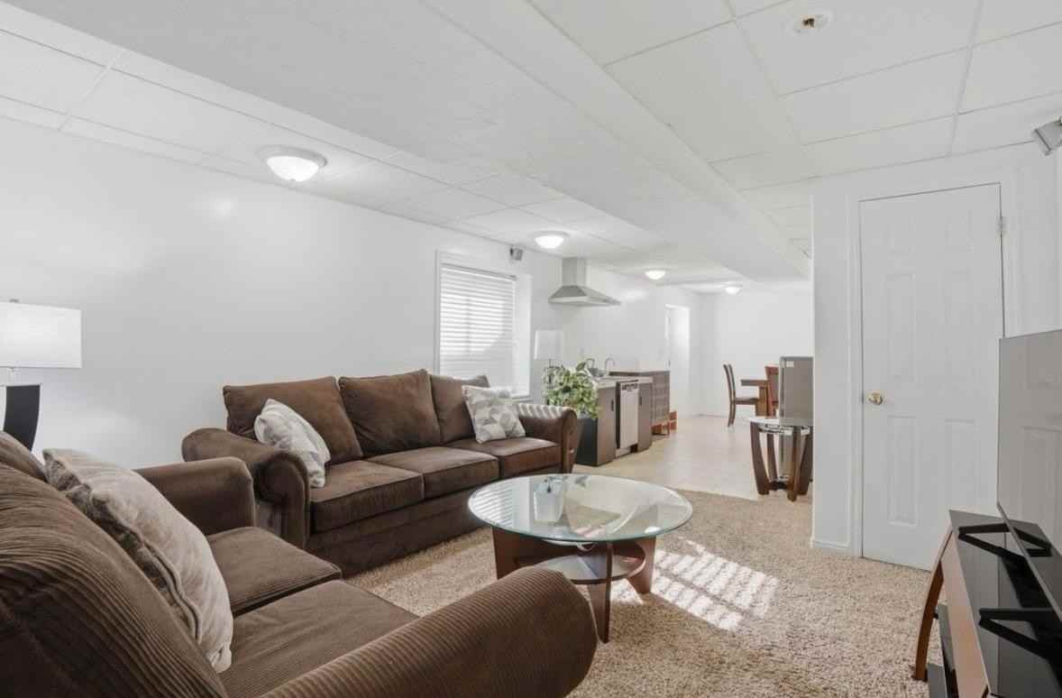 9489 S Kirkside Dr - Photo 7 of 18