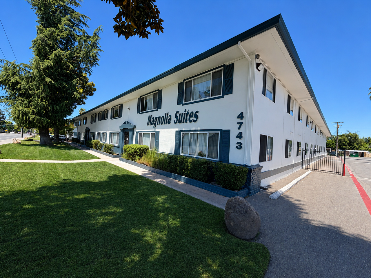 Magnolia Suites - Photo 6 of 25