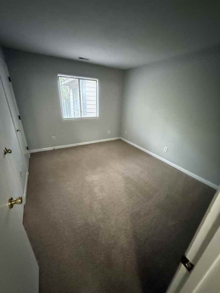 4554 N New Hope Rd - Photo 4 of 10
