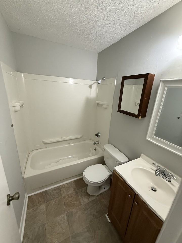 4554 N New Hope Rd - Photo 5 of 10