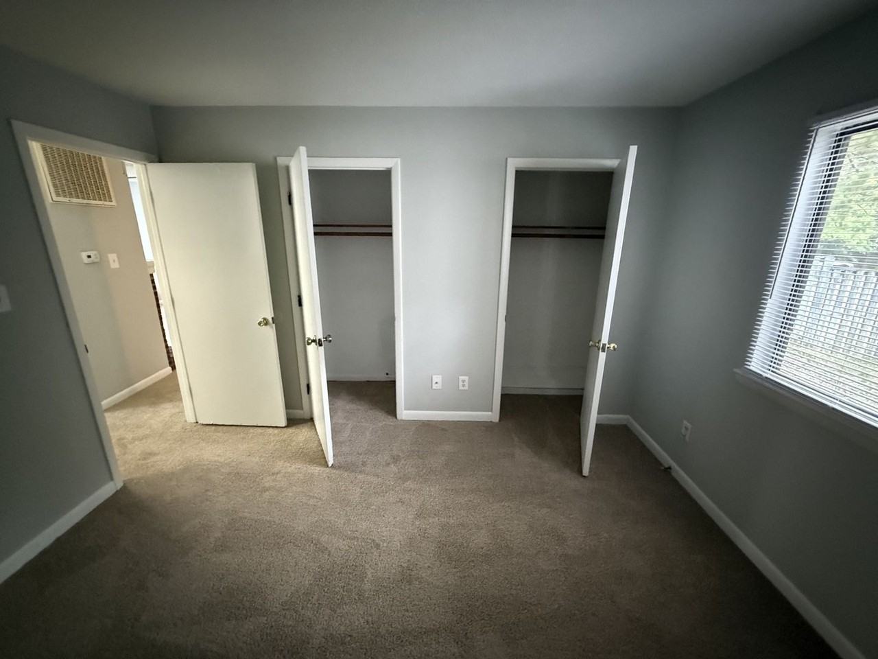 4554 N New Hope Rd - Photo 6 of 10