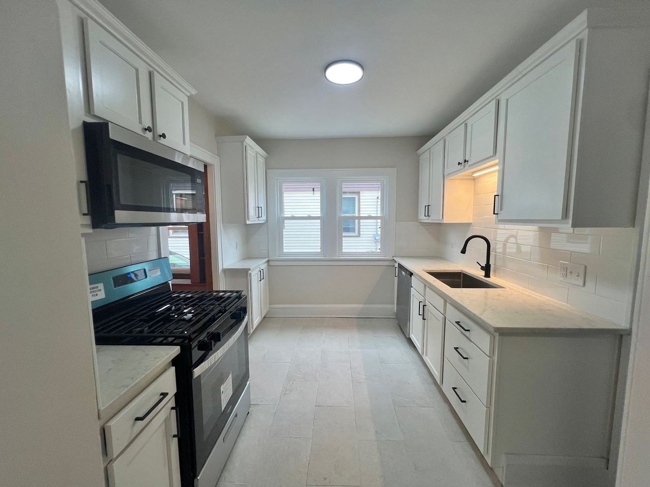 2068 Waterbury Rd - Photo 2 of 28