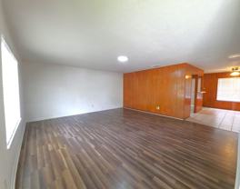501 E. Reagan Street - Photo 1 of 1