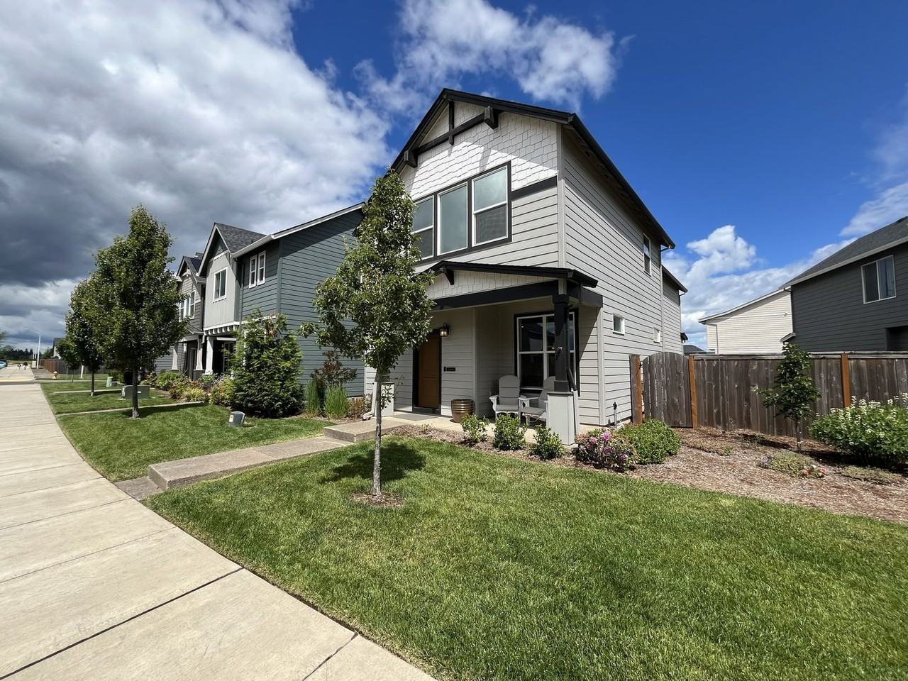 1066 S 29th Blvd - Photo 2 of 47