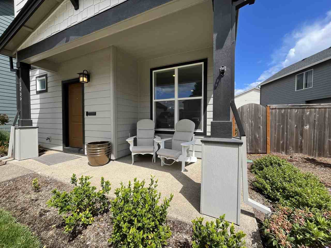 1066 S 29th Blvd - Photo 4 of 47