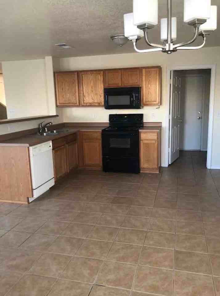 5841 Sandoval Dr Ne - Photo 2 of 7
