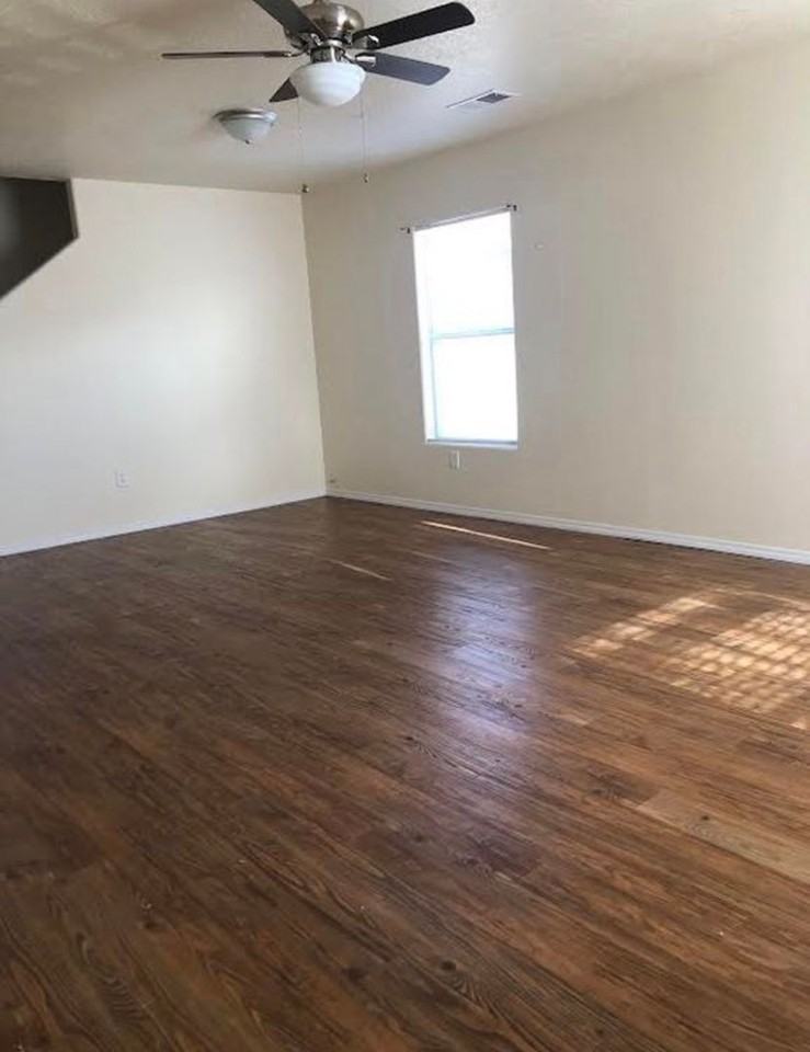 5841 Sandoval Dr Ne - Photo 3 of 7