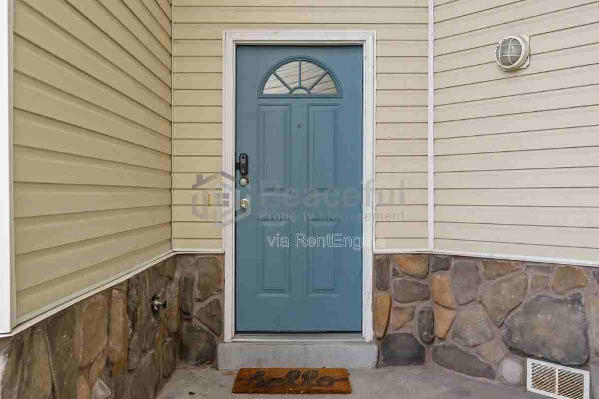 E Lawn Dr - Photo 3 of 10