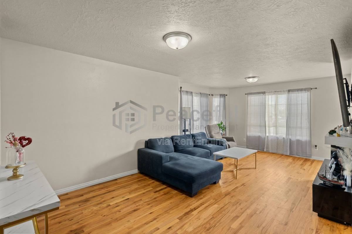 E Lawn Dr - Photo 4 of 10