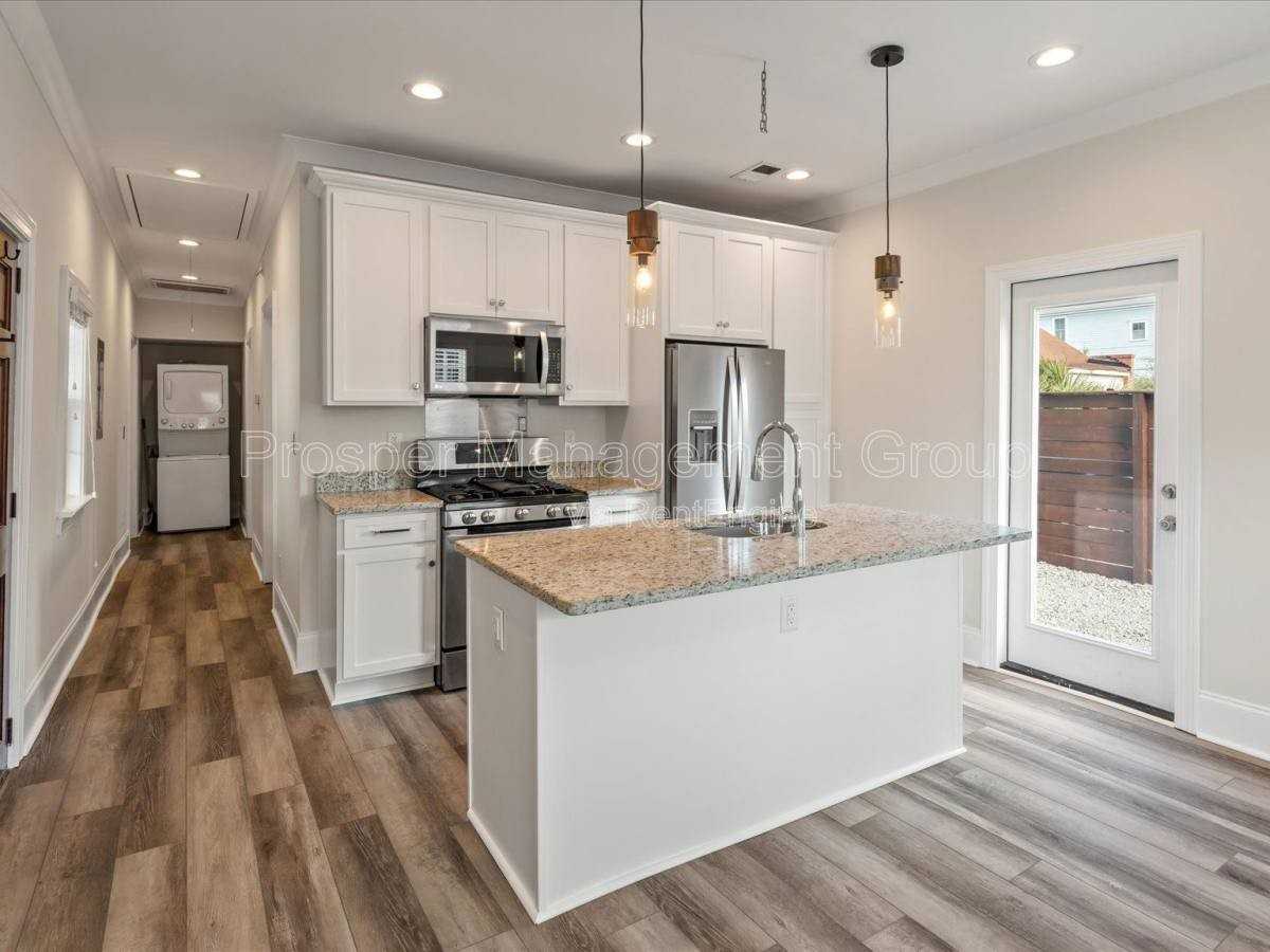 400 Sumter St - Photo 3 of 10