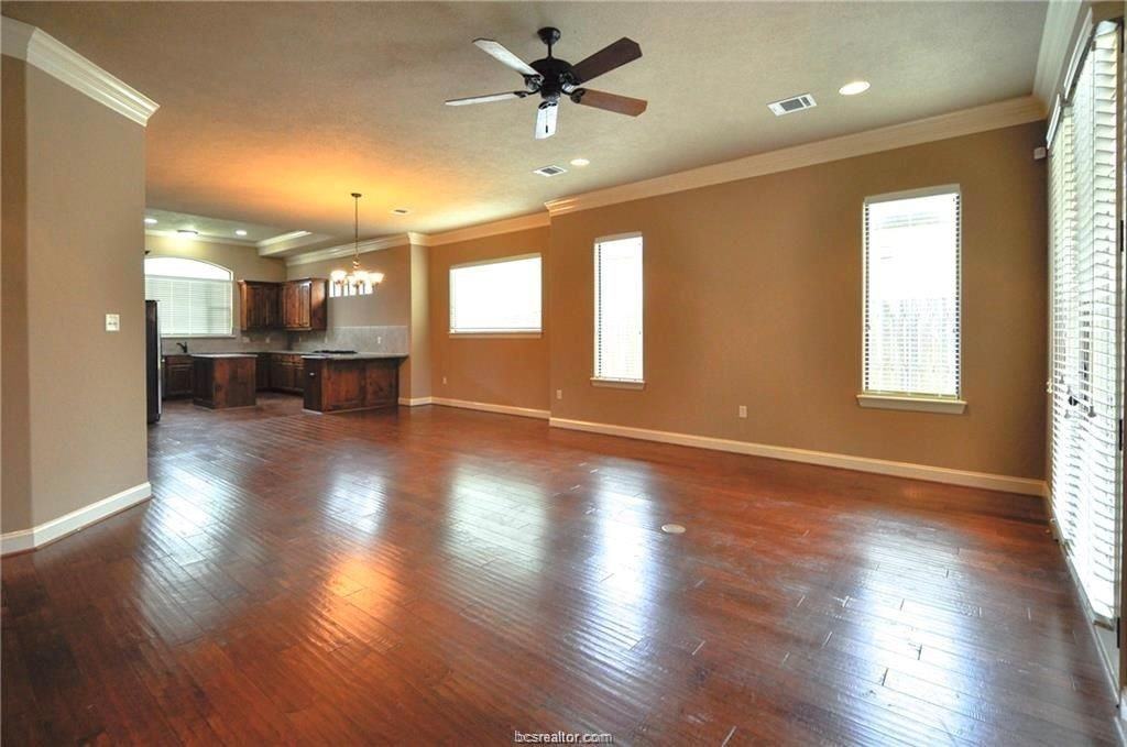 15615 Wood Brook Ln - Photo 5 of 11