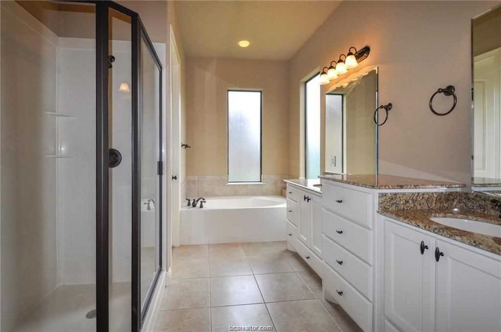 15615 Wood Brook Ln - Photo 7 of 11