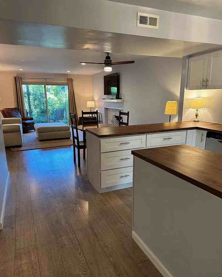 7641 University Ave - Photo 4 of 6