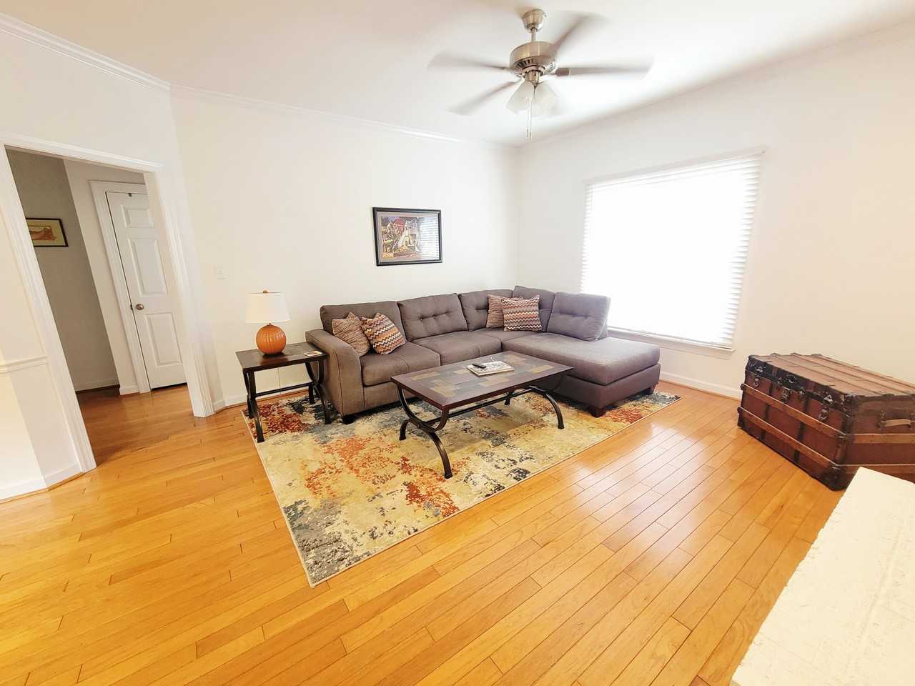 207 Danforth Dr - Photo 2 of 36