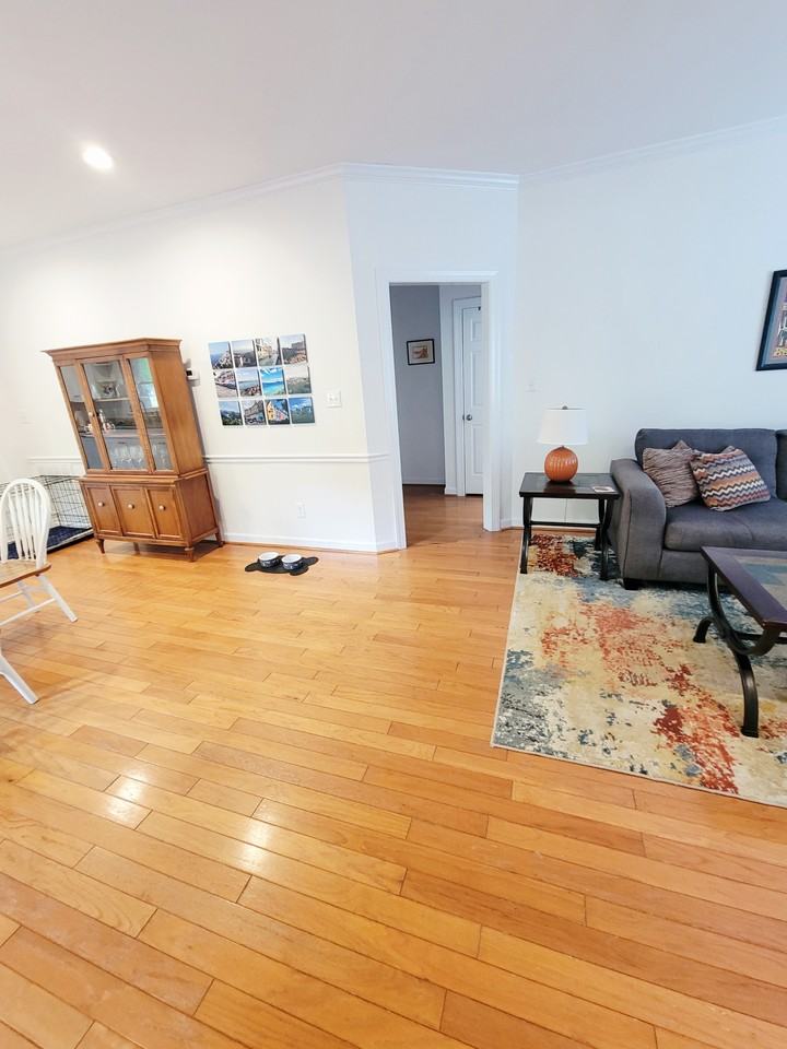 207 Danforth Dr - Photo 3 of 36