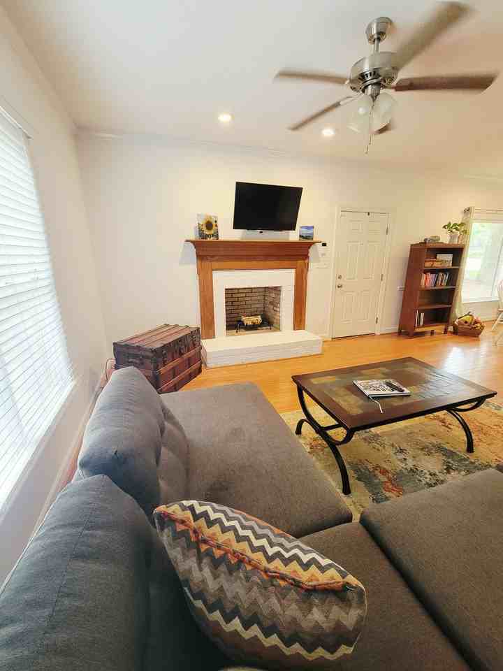 207 Danforth Dr - Photo 5 of 36