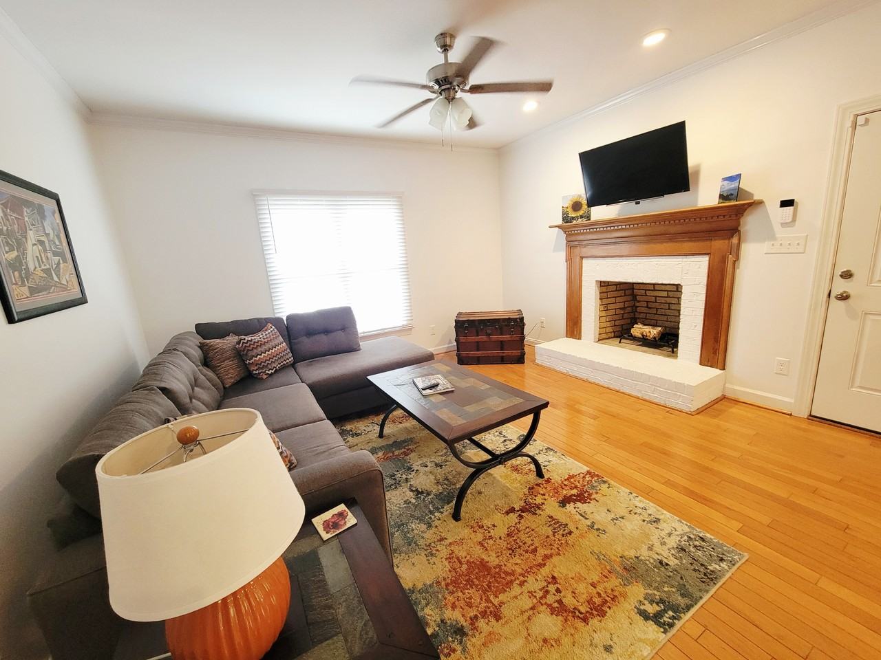 207 Danforth Dr - Photo 6 of 36
