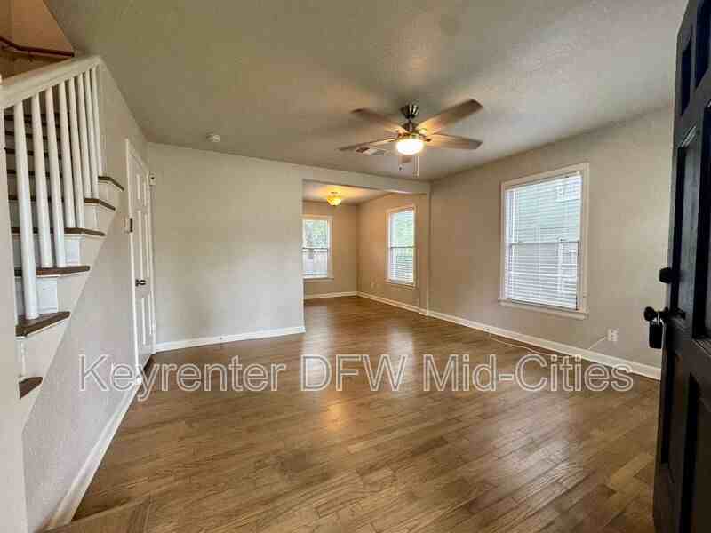 311 N Oak Cliff Blvd - Photo 2 of 13