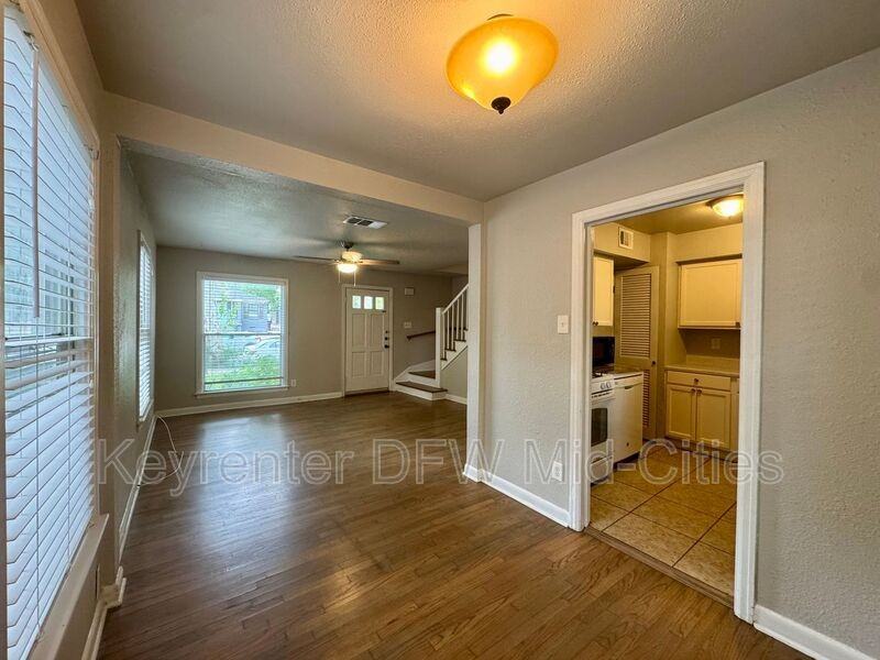 311 N Oak Cliff Blvd - Photo 3 of 13