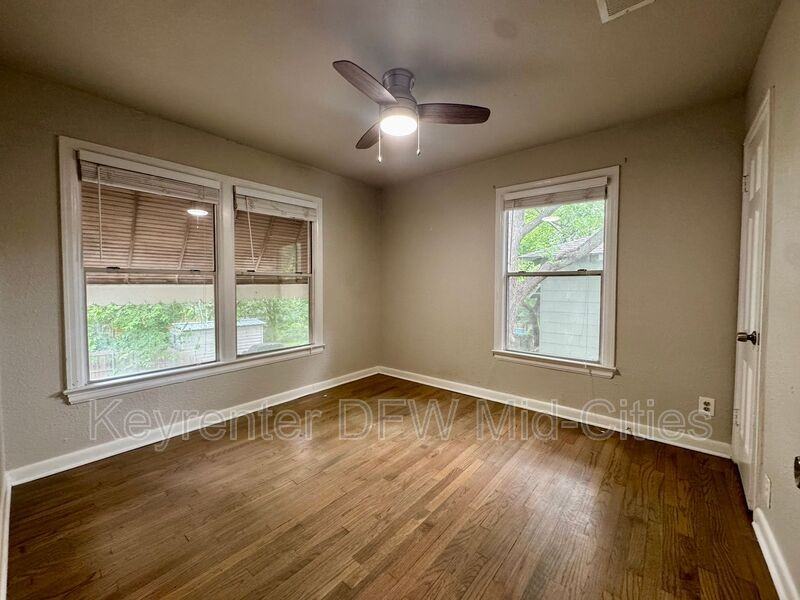 311 N Oak Cliff Blvd - Photo 7 of 13