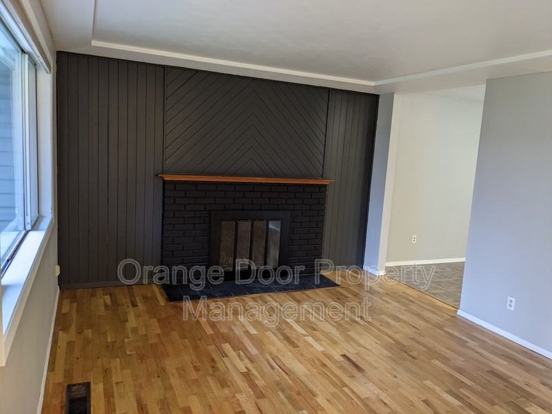 1611 Wheeler St S #1 - Photo 3 of 10