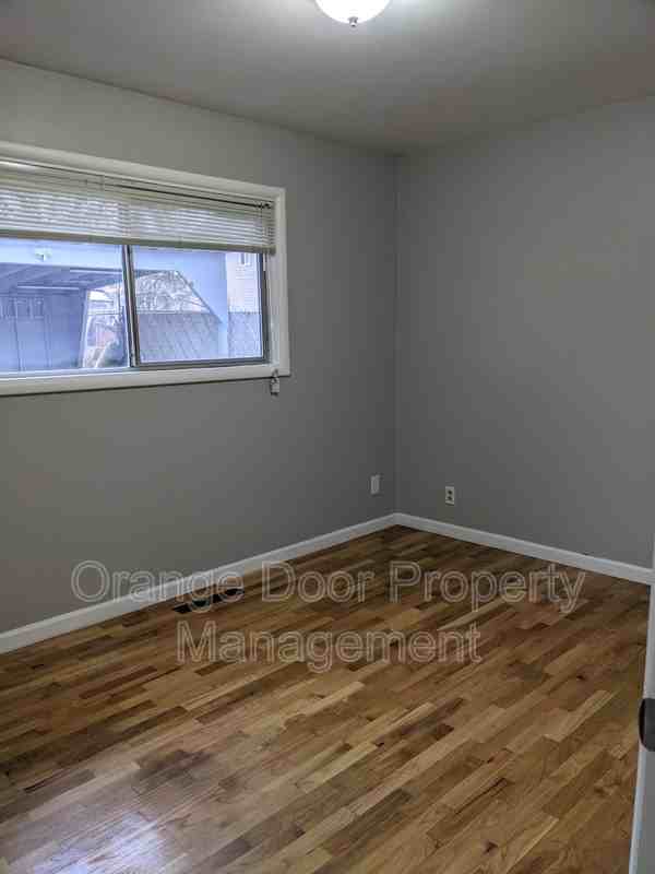 1611 Wheeler St S #1 - Photo 6 of 10