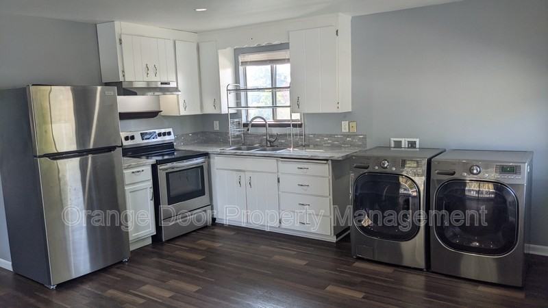 1613 Wheeler St S - Photo 2 of 13