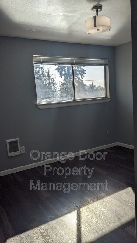 1613 Wheeler St S - Photo 6 of 13