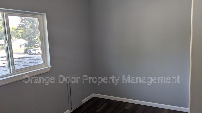 1613 Wheeler St S - Photo 7 of 13