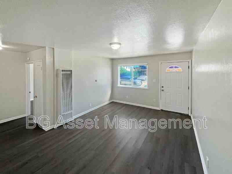 150 Marina Way - Photo 4 of 14